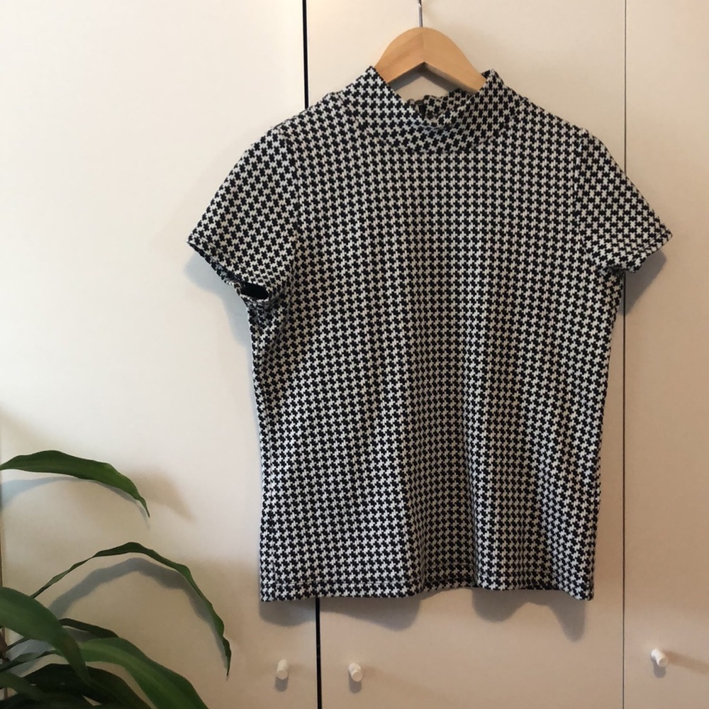 Reitmans Petite Mock Neck Houndstooth Short Sleeve Top